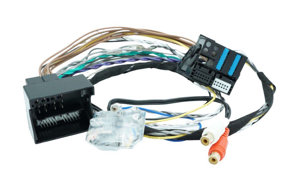 AUDIO SYSTEM 2-Weg High-Low Adapter inkl.POWER QUADLOCK 40