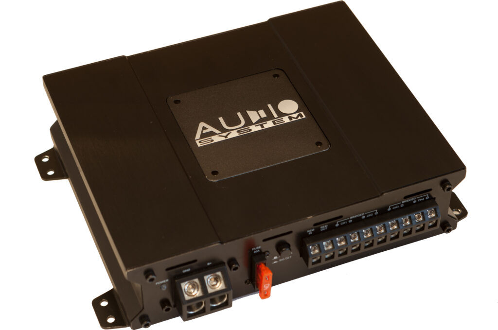 X--ion-SERIE 4-Channel Power Versterker